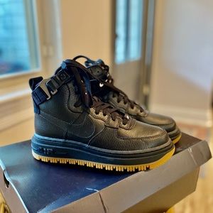 NIB Nike Air Force 1 Hi Utility 2.0 size 7.5